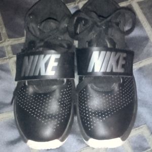 SOLD Nike Team Hustle D8 kids size 1.5Y